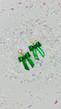 Load image into Gallery viewer, green glitter bows
